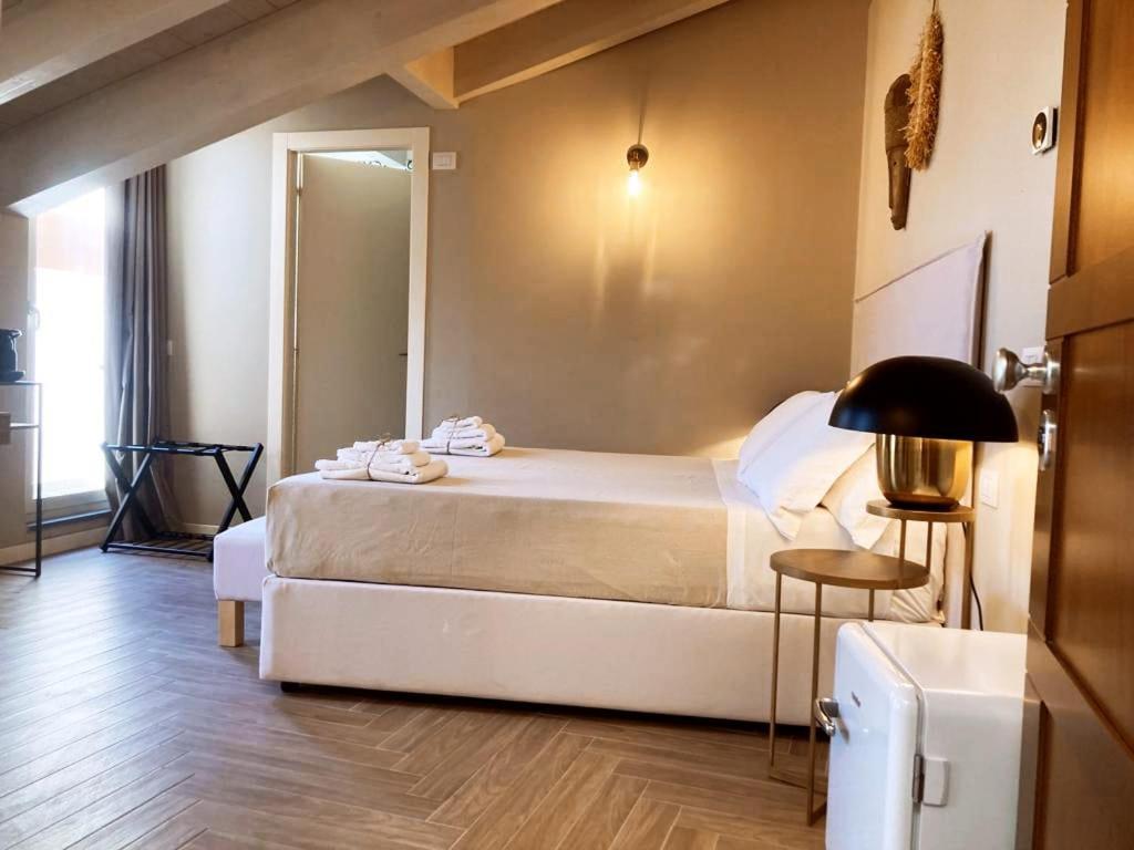 Gatto Bianco Rooms 42 Bergamo Eksteriør bilde